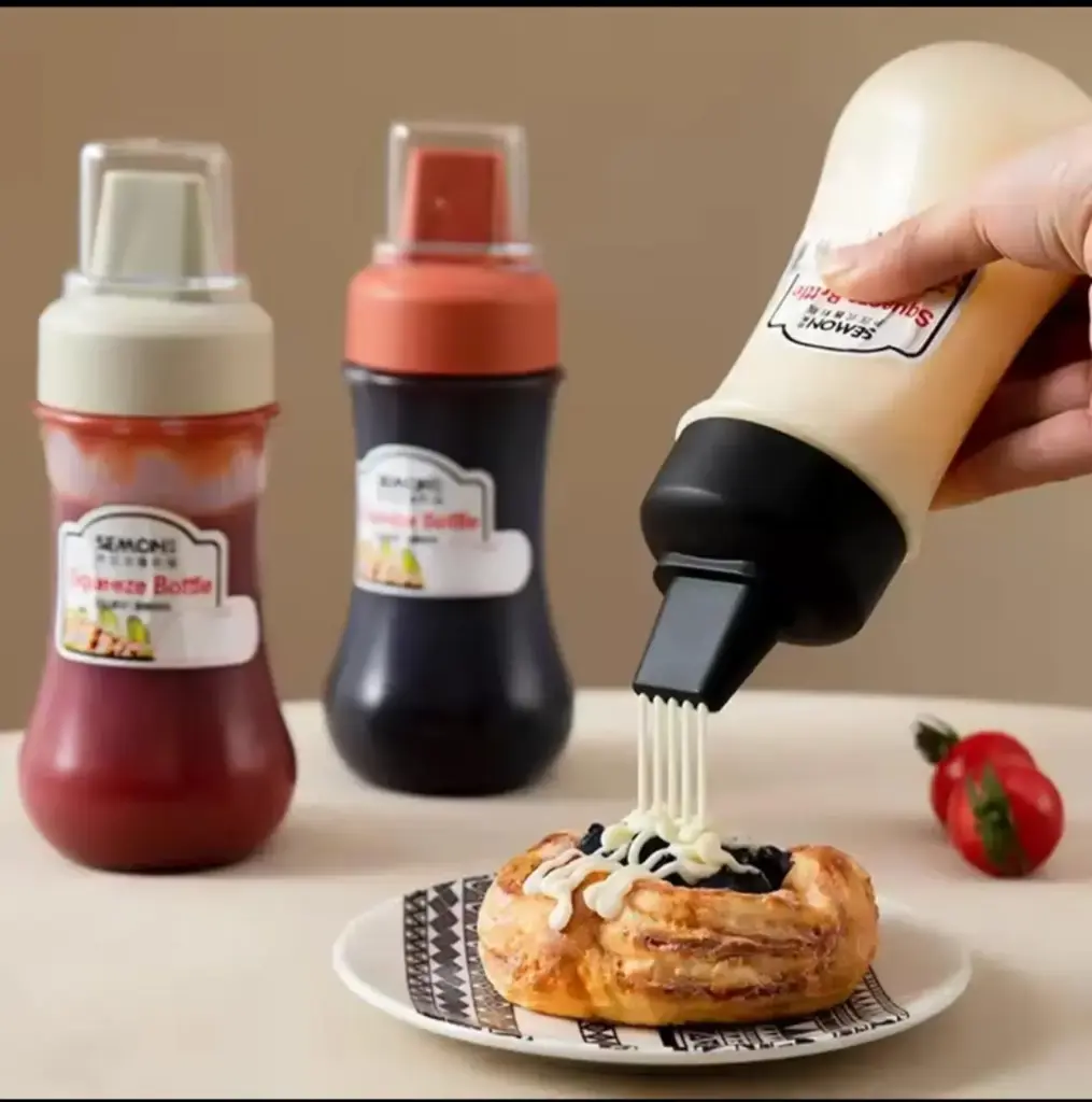 5 Hole Squeeze Sauce Bottle 